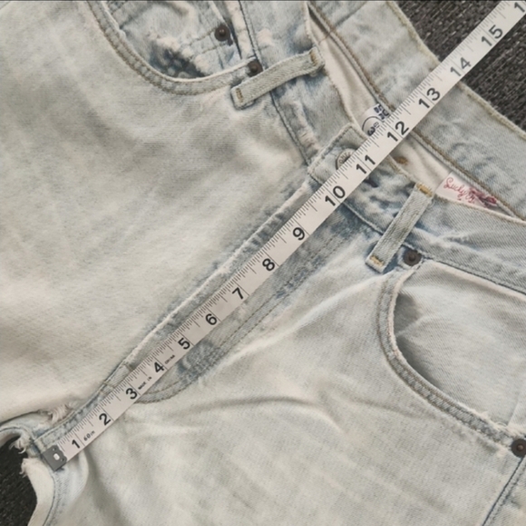 🍀VERY VTG Lucky Brand Jeans🍀 - White Distressed Button Fly Jean - Picture 16 of 16